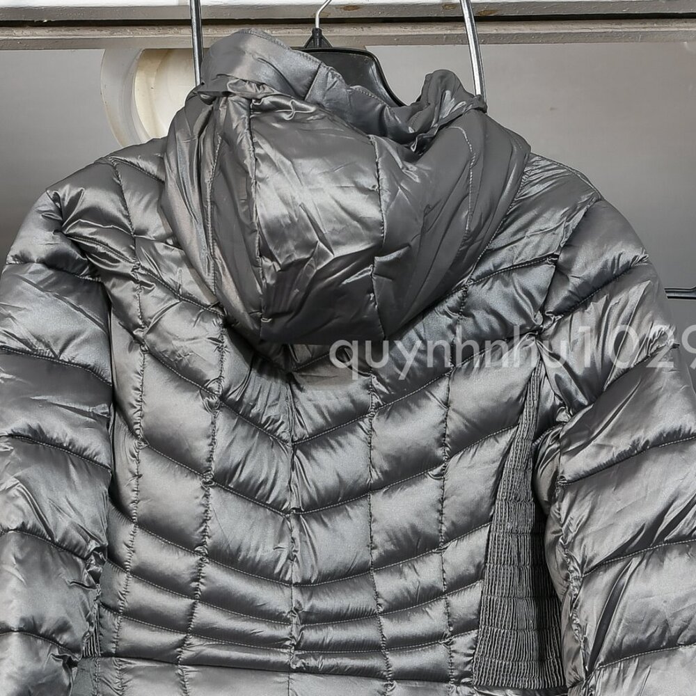 Women Bernardo Ladies Packable Quilted Jacket in charcoal color . - Picture 10 of 10